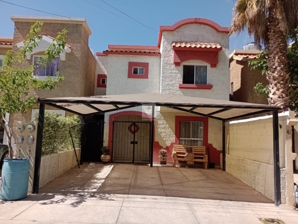 $1.45M Quinta Montecarlo, Frente a Parque