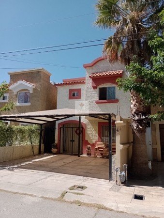 $1.45M Quinta Montecarlo, Frente a Parque