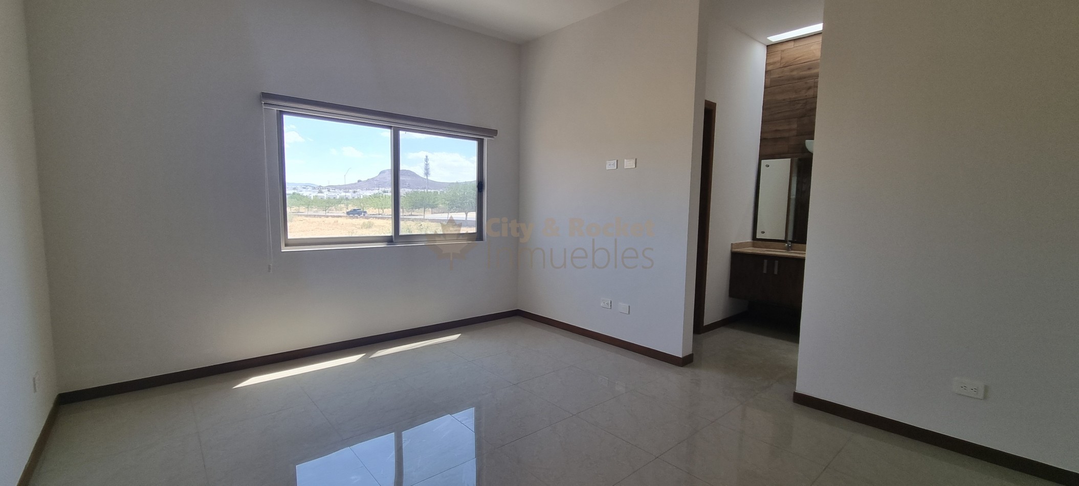 Bosques del Valle $6.9M Privado frente a Parque