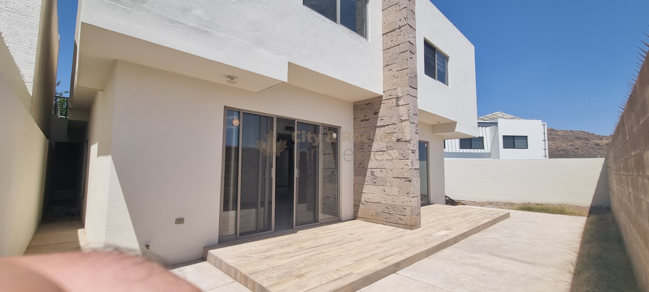 Bosques del Valle $6.9M Privado frente a Parque